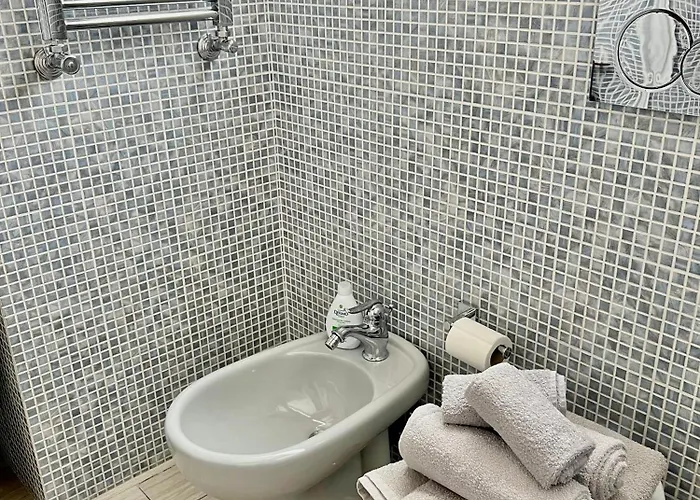 Vivi In Un Attico Tipico Con Vista Su Apartamento